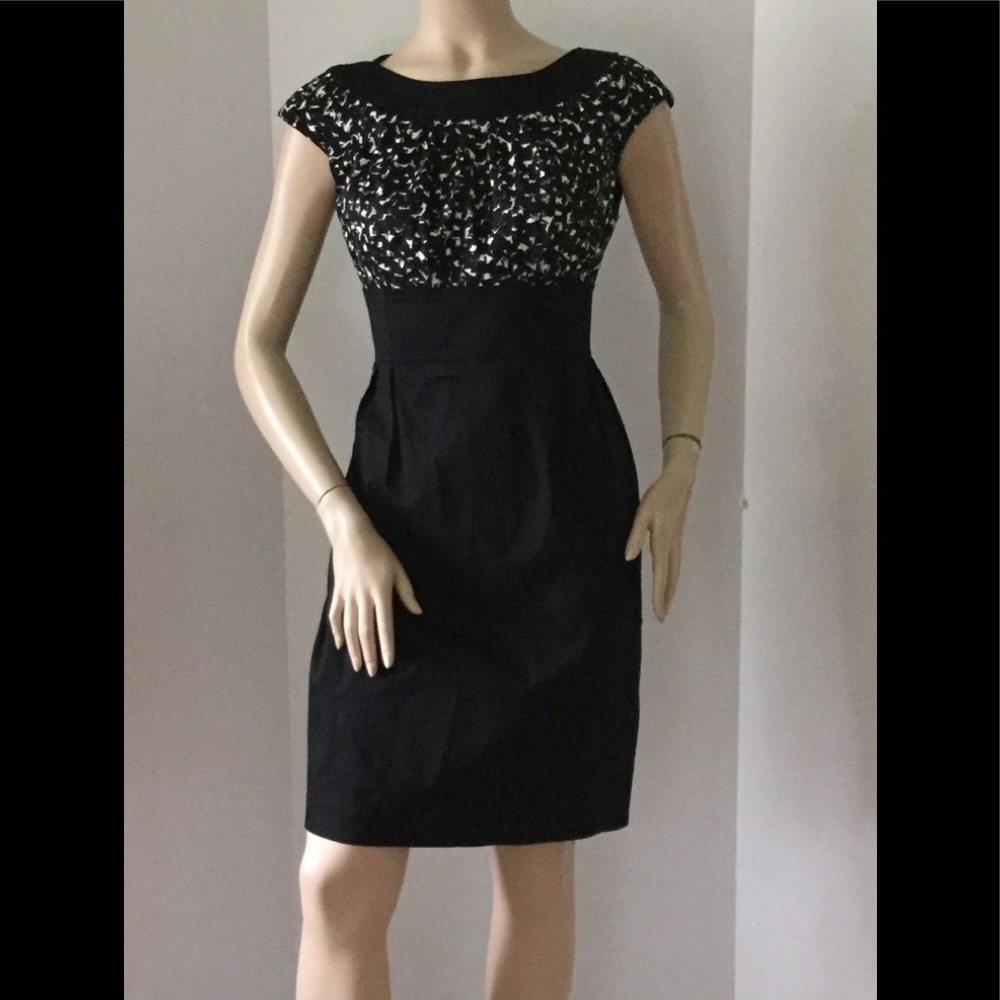 Maggie London Petites Sz. 10 Black & White  Dress